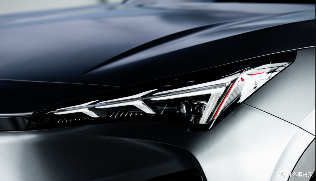 有800V平台、L2和透明底盘的中型SUV，15万出头就能买阿尔法T5