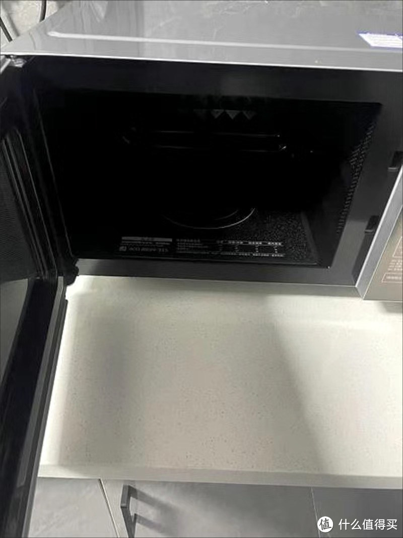 ￼￼美的（Midea） 微波炉烤箱一体机 变频家用微波炉 900W微烤一体智能湿度感应 23升平板加热杀菌易￼￼
