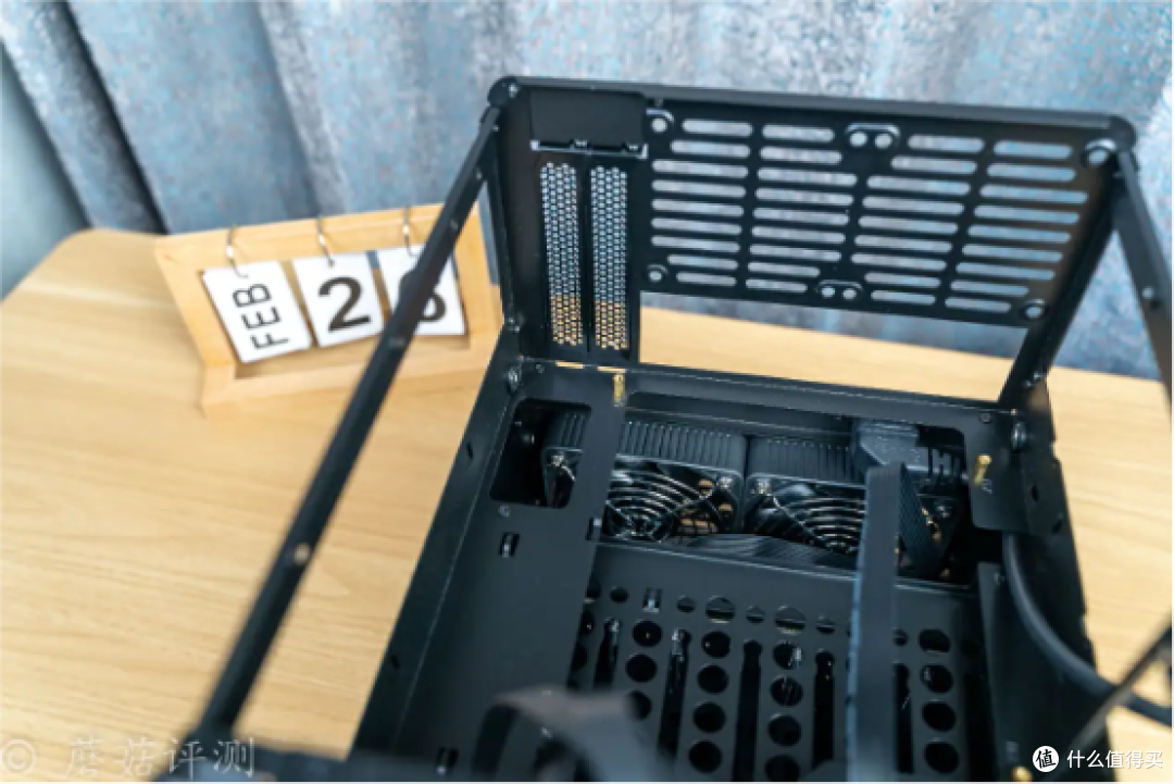 外观设计精致,散热、功能性表现优秀,乔思伯N3(8+1)盘位NAS机箱 评测