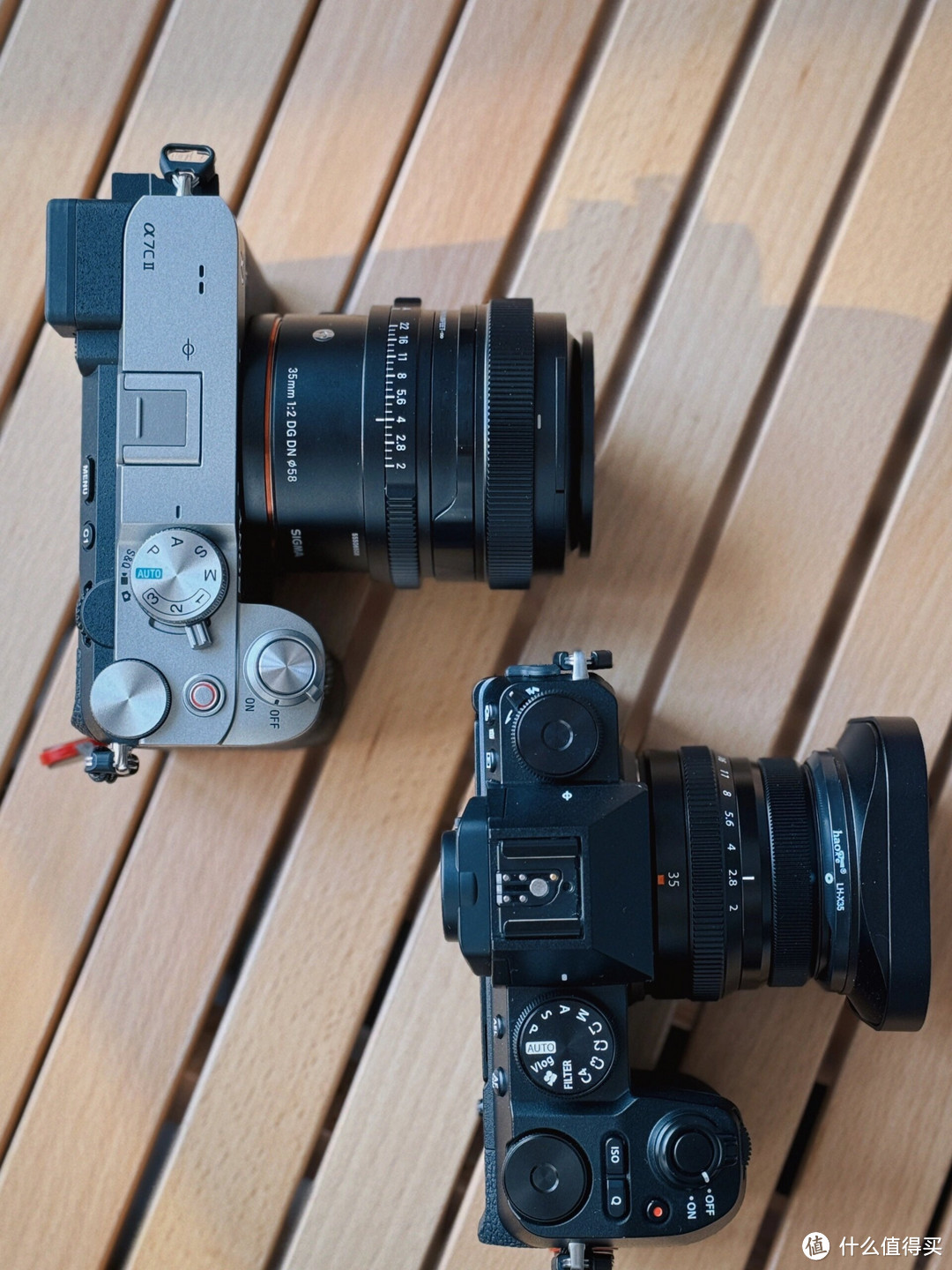 索尼A7C2与富士X-S20全画幅相机对比