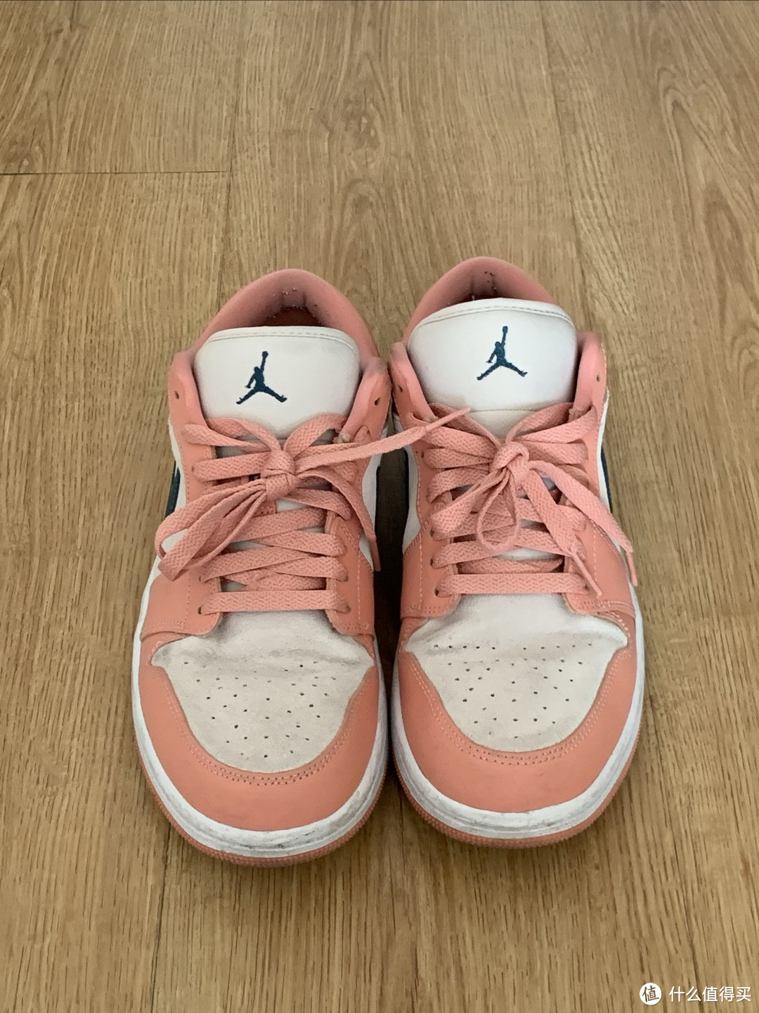 过气的nike air Jordan 1low休闲运动板鞋，穿着蛮舒服的！