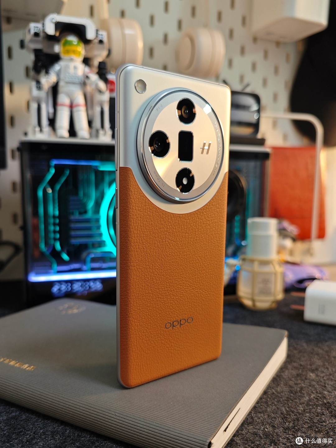 OPPO Find X7开箱体验——大漠银月配色与微笑曲线设计的魅力