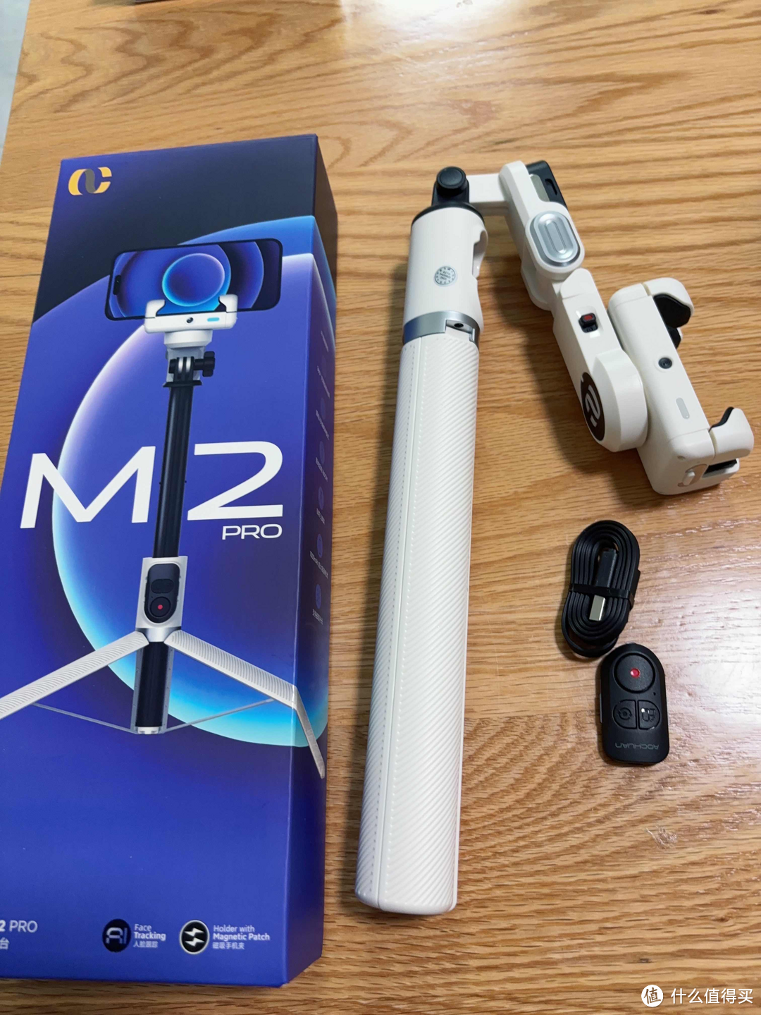 【奥川M2 Pro AI防抖追踪云台】，有了他再也不用老公给我拍丑照了！自己完成360°无死角拍摄