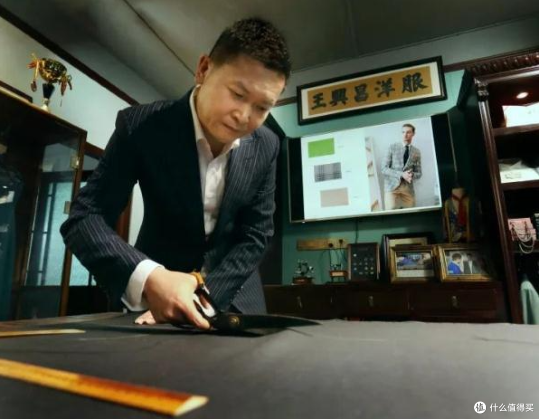 红帮裁缝是中国传统文化的重要组成部分，他们的服装设计和制作体现了中国传统文化的精髓和特色。