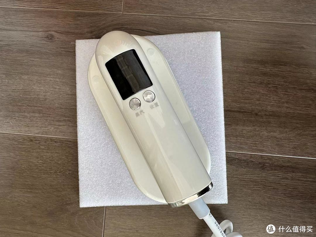 志高(CHIGO)蒸汽迷你电熨斗—让熨烫变简单