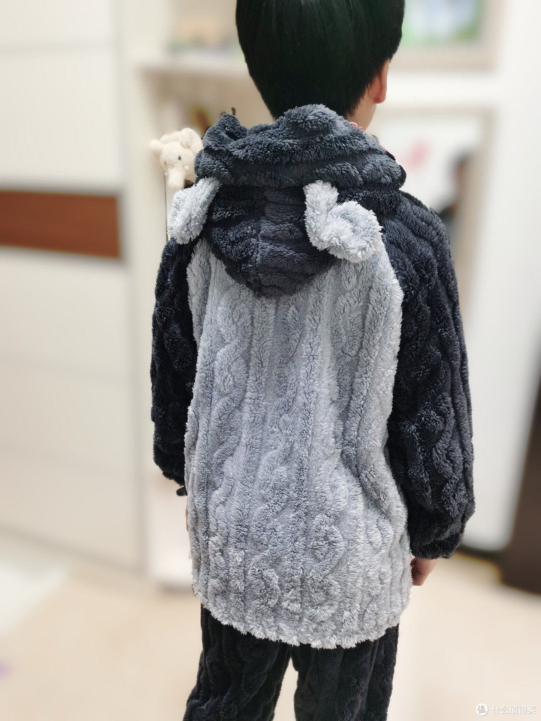冬季保暖神器，毛绒家居服让你温暖如春！