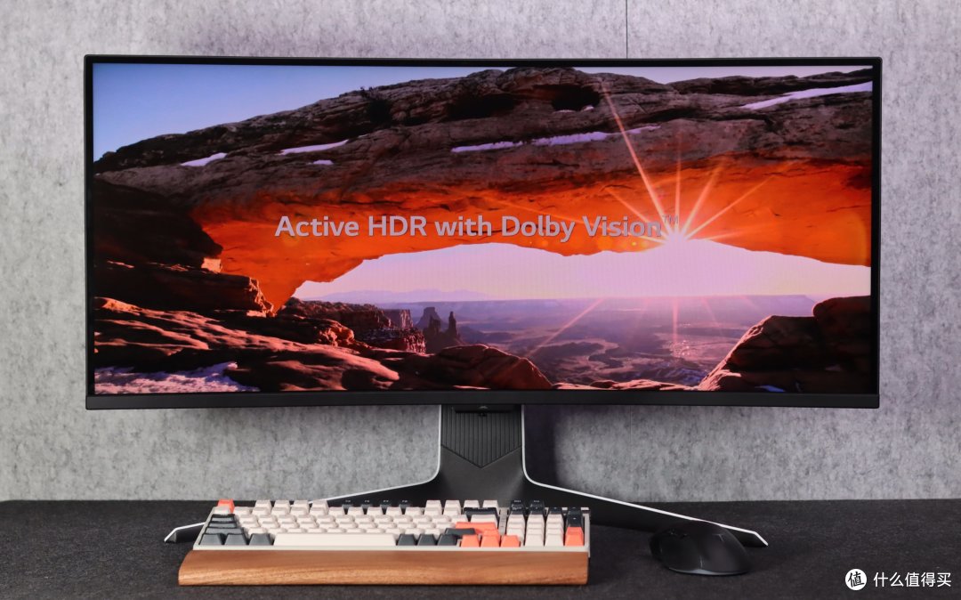 雷鸟Q8 MiniLED超宽曲面显示器测评:HDR1400认证游戏观影新选择!