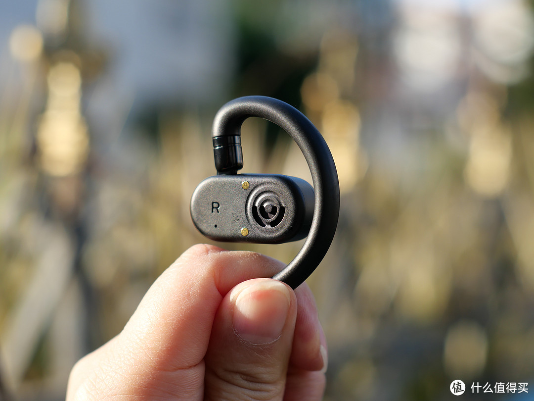 开放式耳机也能谈音质，开放式无线耳机新高度。TOZO Open开放式蓝牙耳机