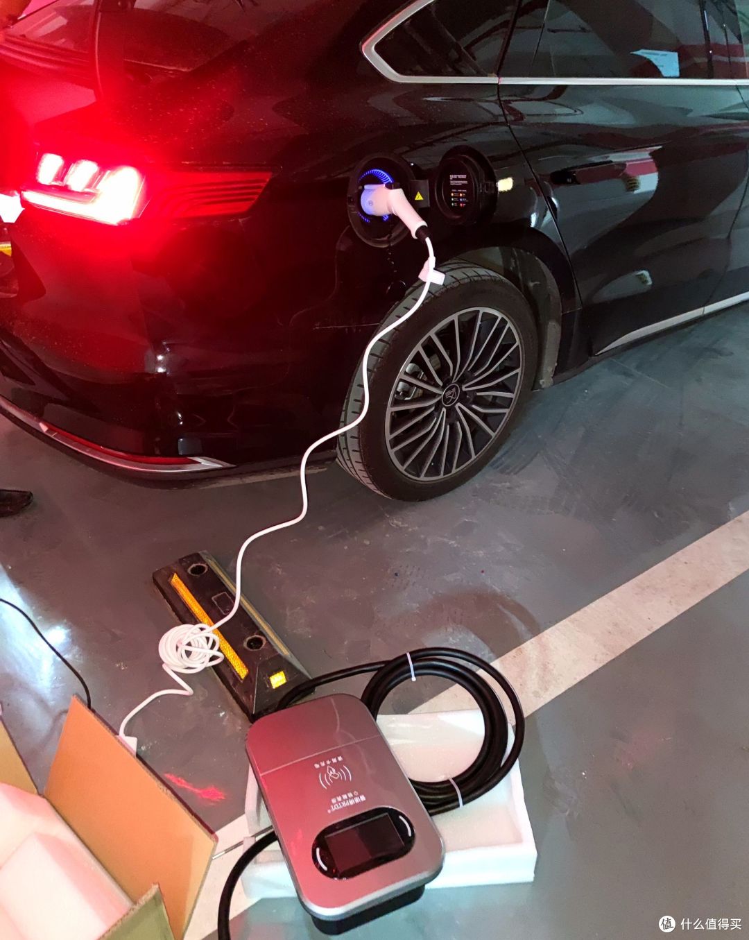 满功率-能便携!赛博充电桩产品的两用优势解读与性能对比!
