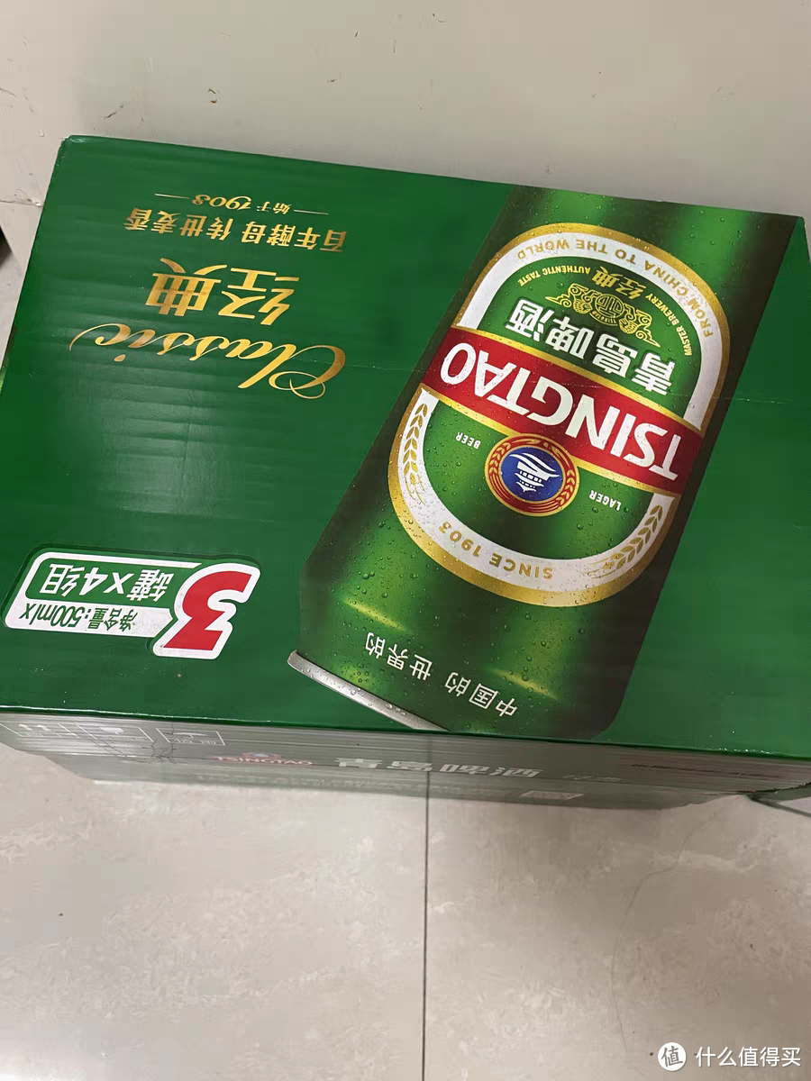 青岛啤酒，父亲最喜欢喝的啤酒，过年给他安排上