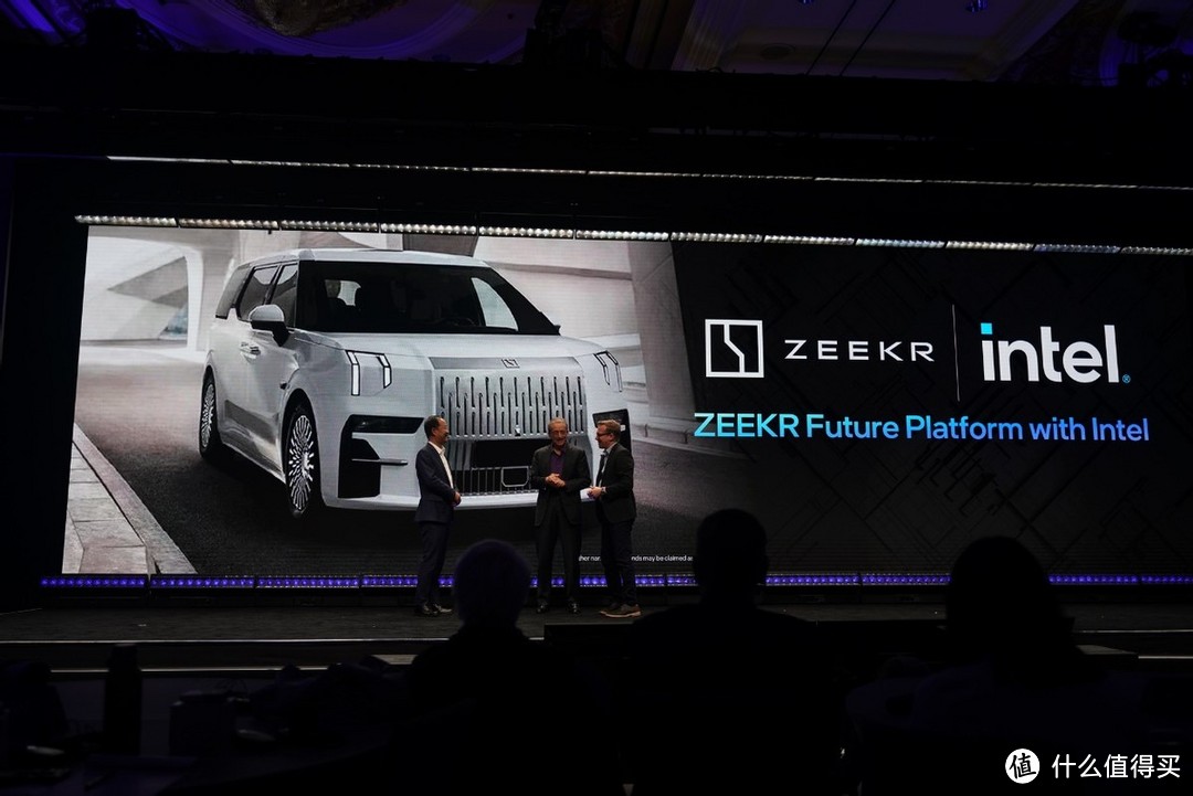 CES2024 | 英特尔宣布加速汽车领域布局,将AI PC引入智能驾舱