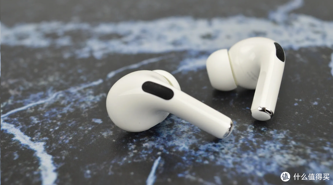 廉价苹果耳机要来了！Apple AirPods 4新爆料：“透明外壳”或有了