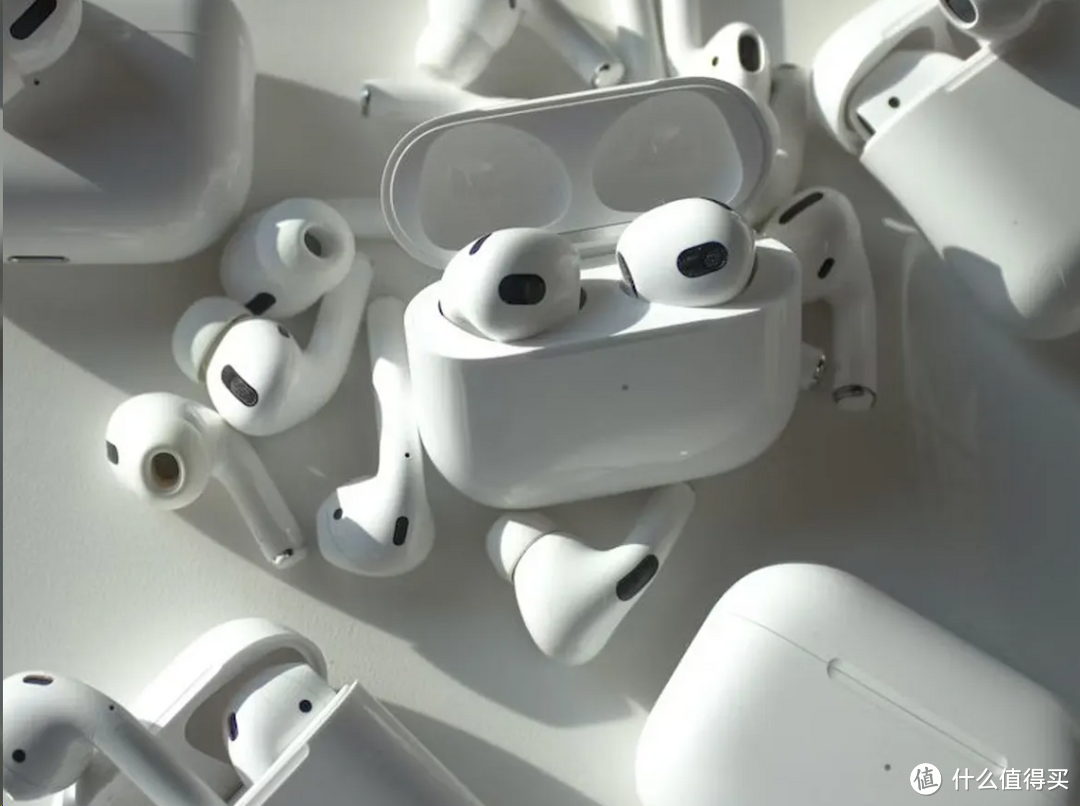 廉价苹果耳机要来了！Apple AirPods 4新爆料：“透明外壳”或有了