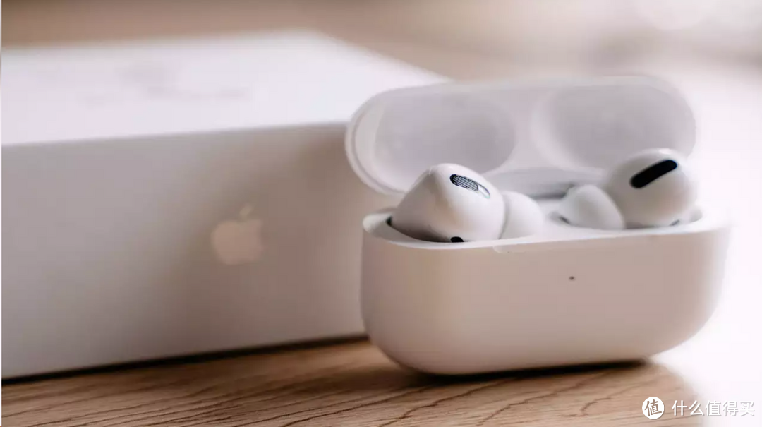 廉价苹果耳机要来了！Apple AirPods 4新爆料：“透明外壳”或有了