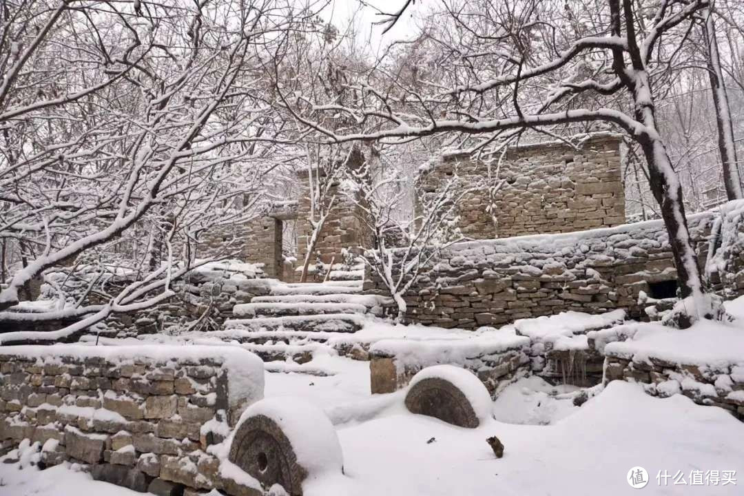 冬季徒步登山赏雪