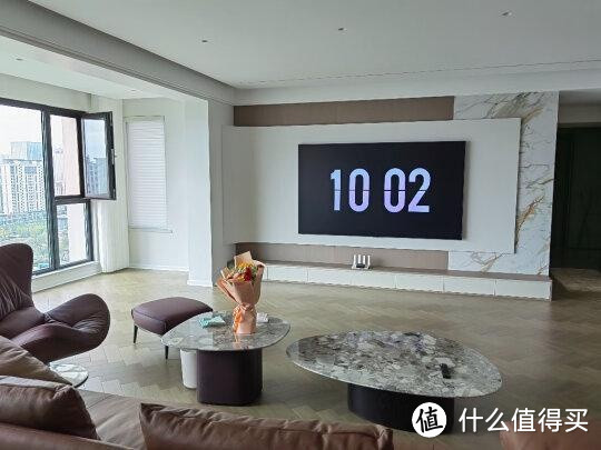 百吋之争,谁是王者?艺术壁纸电视怎么样?创维、海信、TCL三款100英寸电视机综合比对