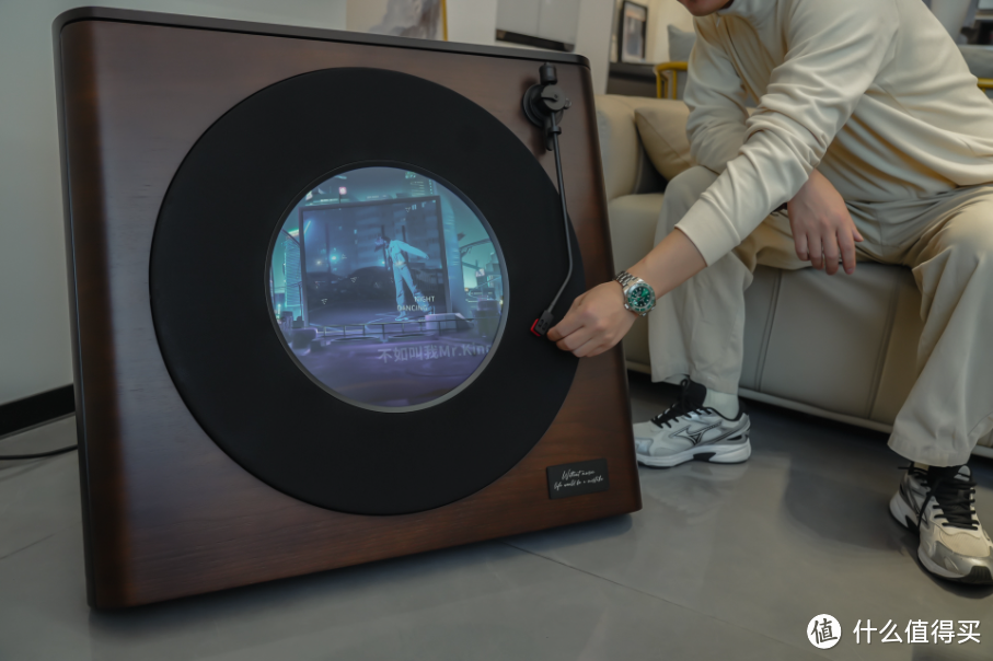 是音箱也是艺术品，唱机造型致敬黑胶音效丨MORROR ART 歌词音箱R2买到啦