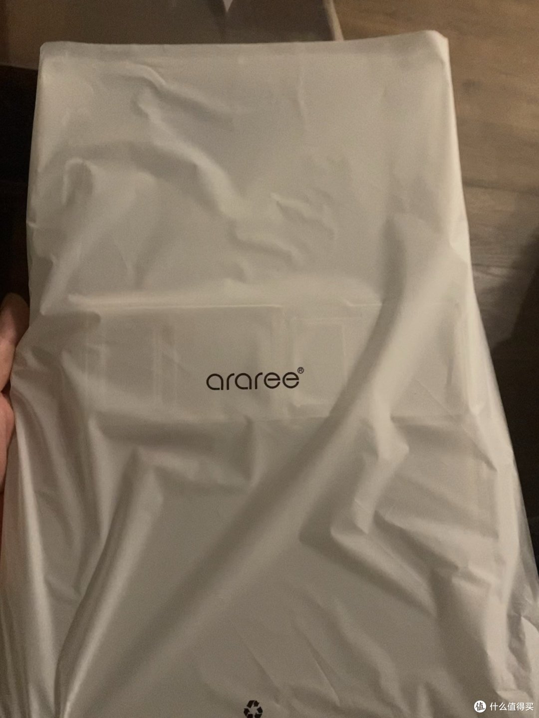 包装很普通，据说是三星官方的周边配套合作商