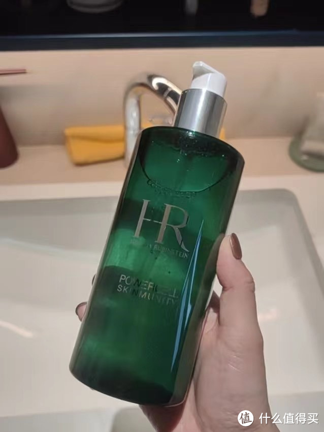 💰赫莲娜HR绿宝瓶精萃水400ml礼盒，一款备受欢迎的护肤品🎁！💰