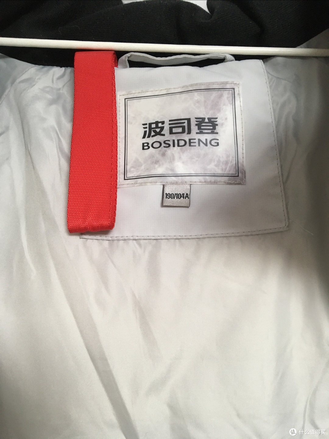 波司登羽绒服还是要买奥莱款，价格便宜，保暖性很强
