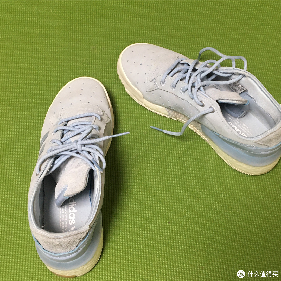 阿迪达斯三叶草爆米花底休闲运动鞋,舒适好喜欢