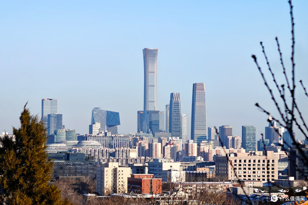 轻便随行一手掌控，为户外拍摄减负，富图宝M4C Pro迷你碳纤维三脚架