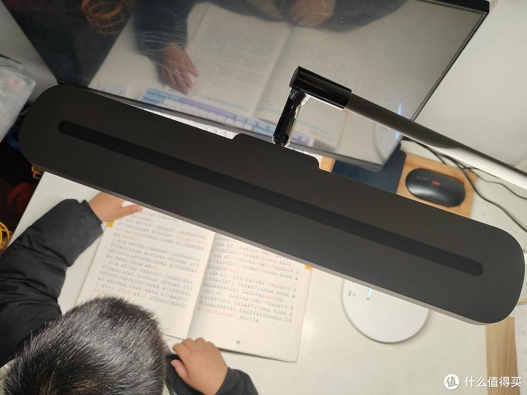 为孩子打造健康舒适的学习环境，要试试书客护眼台灯L1 Pro