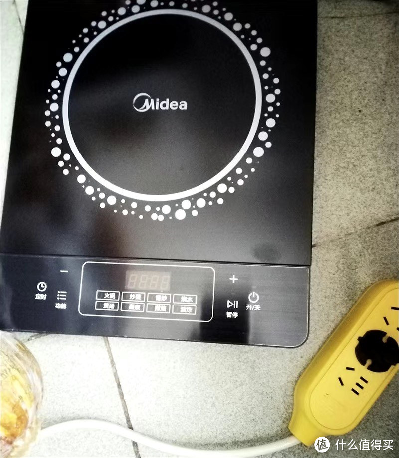 ￼￼美的（Midea）电磁炉 2200W大功率 家用触控按键 耐用面板 八档火力 纤薄 定时功能电磁灶火锅炉 ￼￼