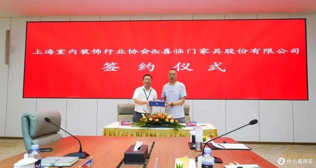 “十大”关键词看软体家具行业的2023:可能与希望、挑战与精彩!