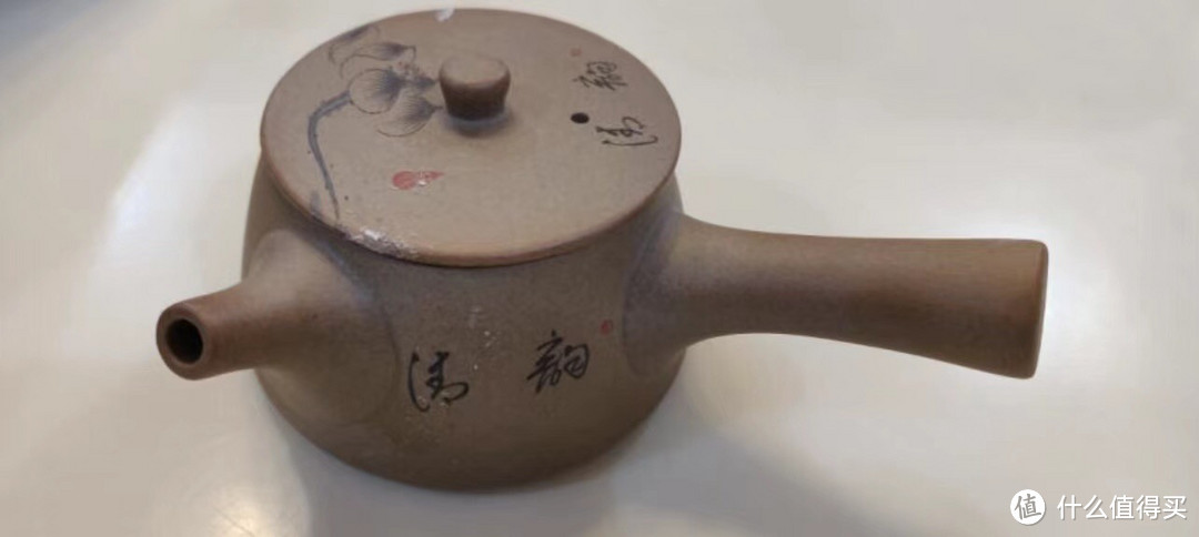 茶器之美：细腻瓷釉与巧妙茶滤设计