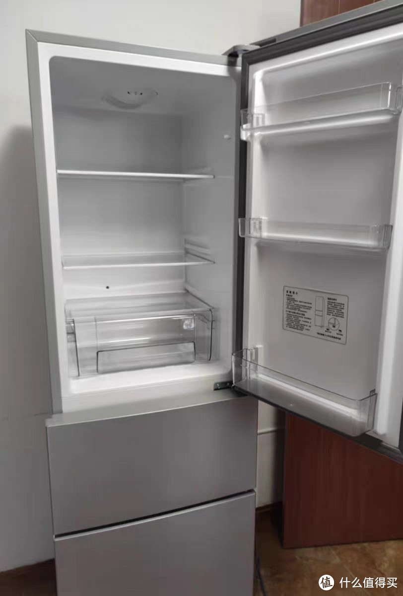 宿舍生活新选择！小米三门冰箱，215L大容量，冷藏冷冻两不误！