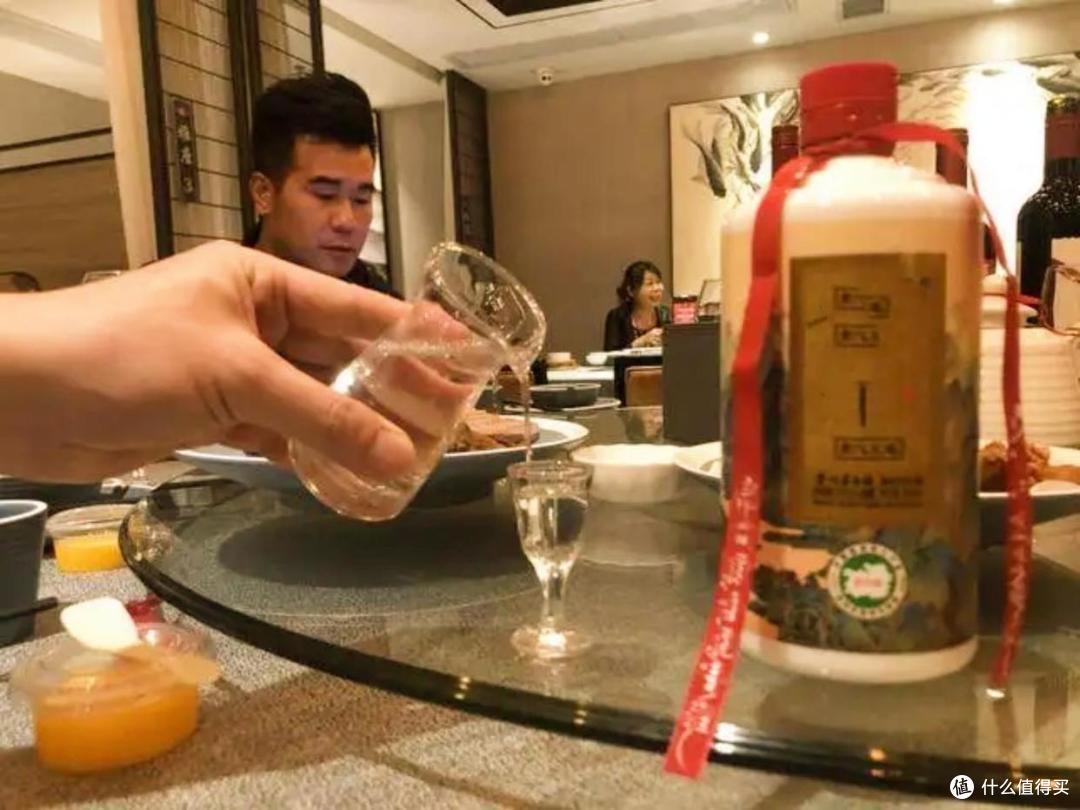 公司领导经常喝酒,但是还能不误上班,难道他们真的酒量很好吗?