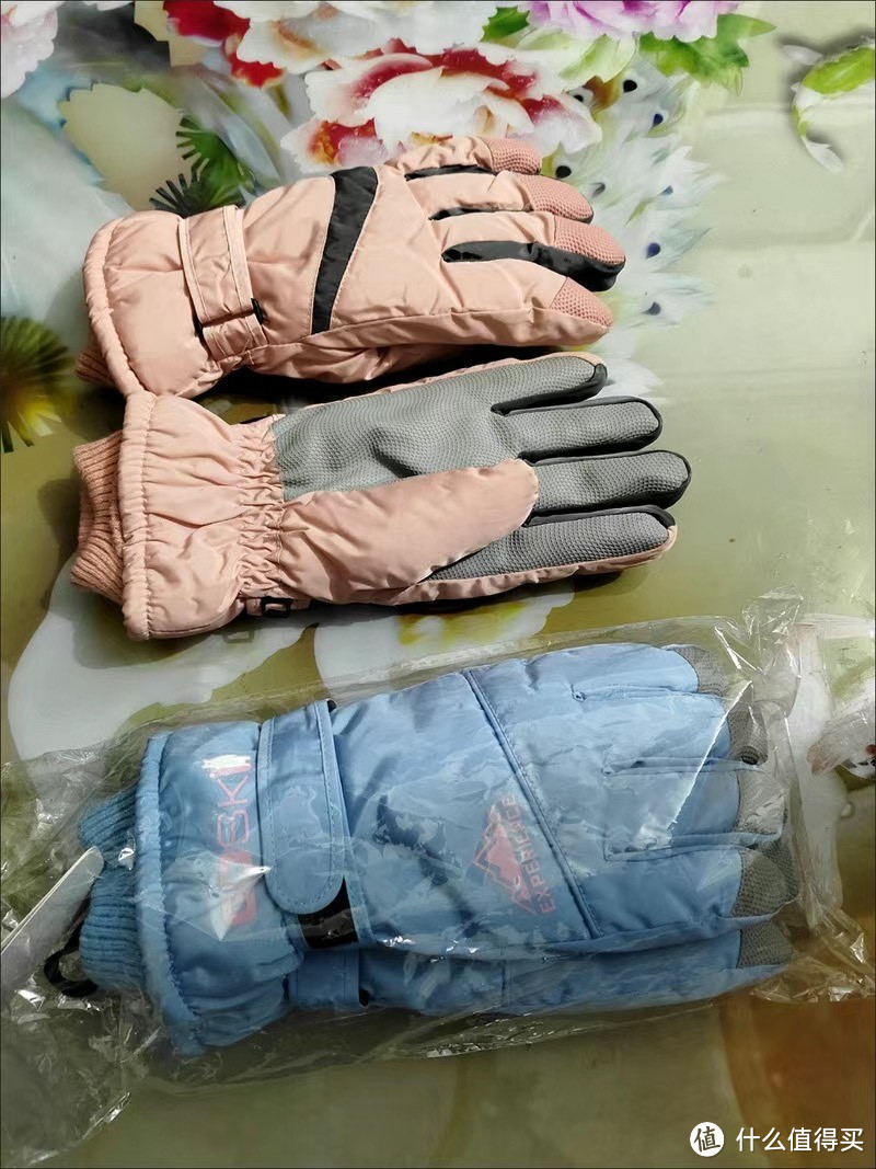 🔥冬日里的温暖守护者：超厚防寒保暖手套 ❄️