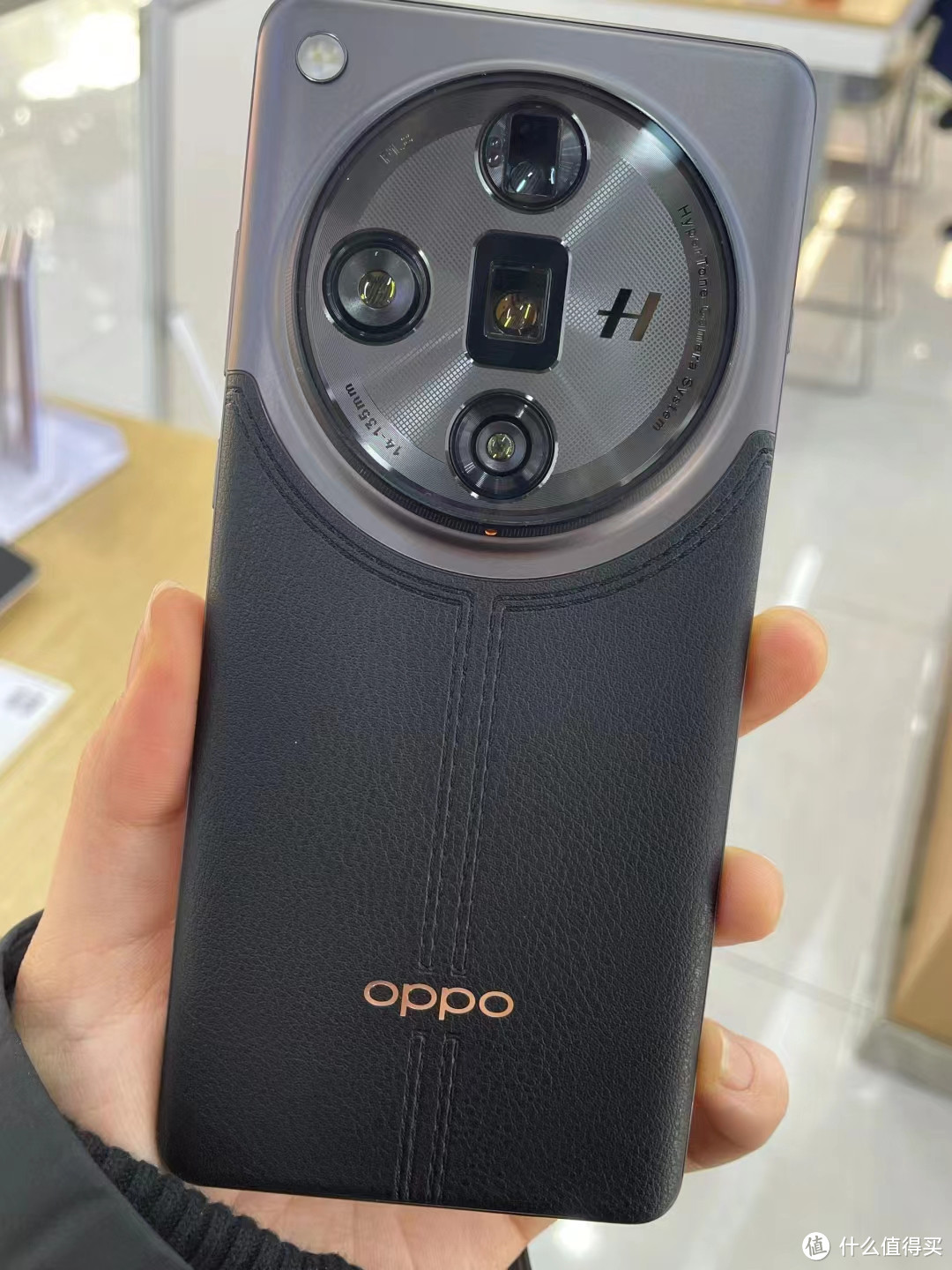 开年第一部“超大杯”手机，OPPO Find X7 Ultra有哪些亮点和不足