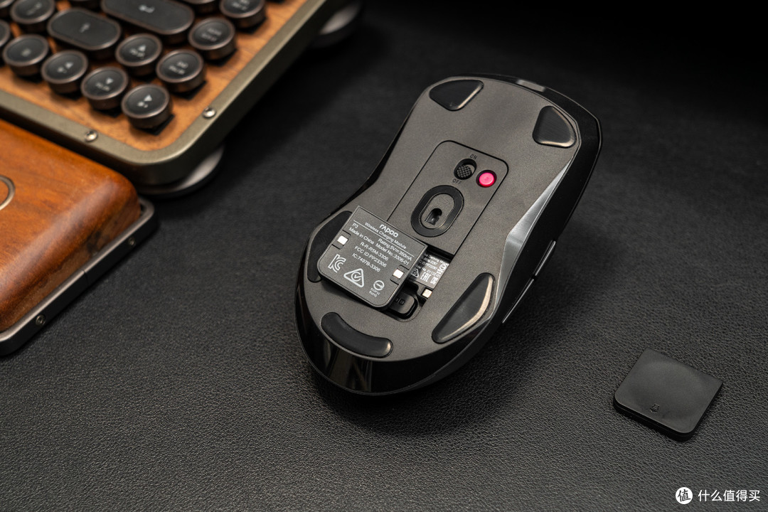 又入手了一个雷柏VT9PRO，外带新上市的VT9PRO Mini：大手、小手、无线充电、4K回报率