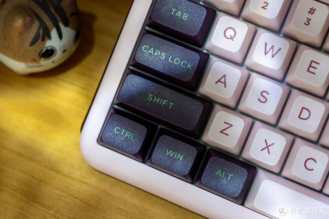 珂芝Z98潮玩版三模无线键盘：颜值与实力并存桌搭爱好者不可错过