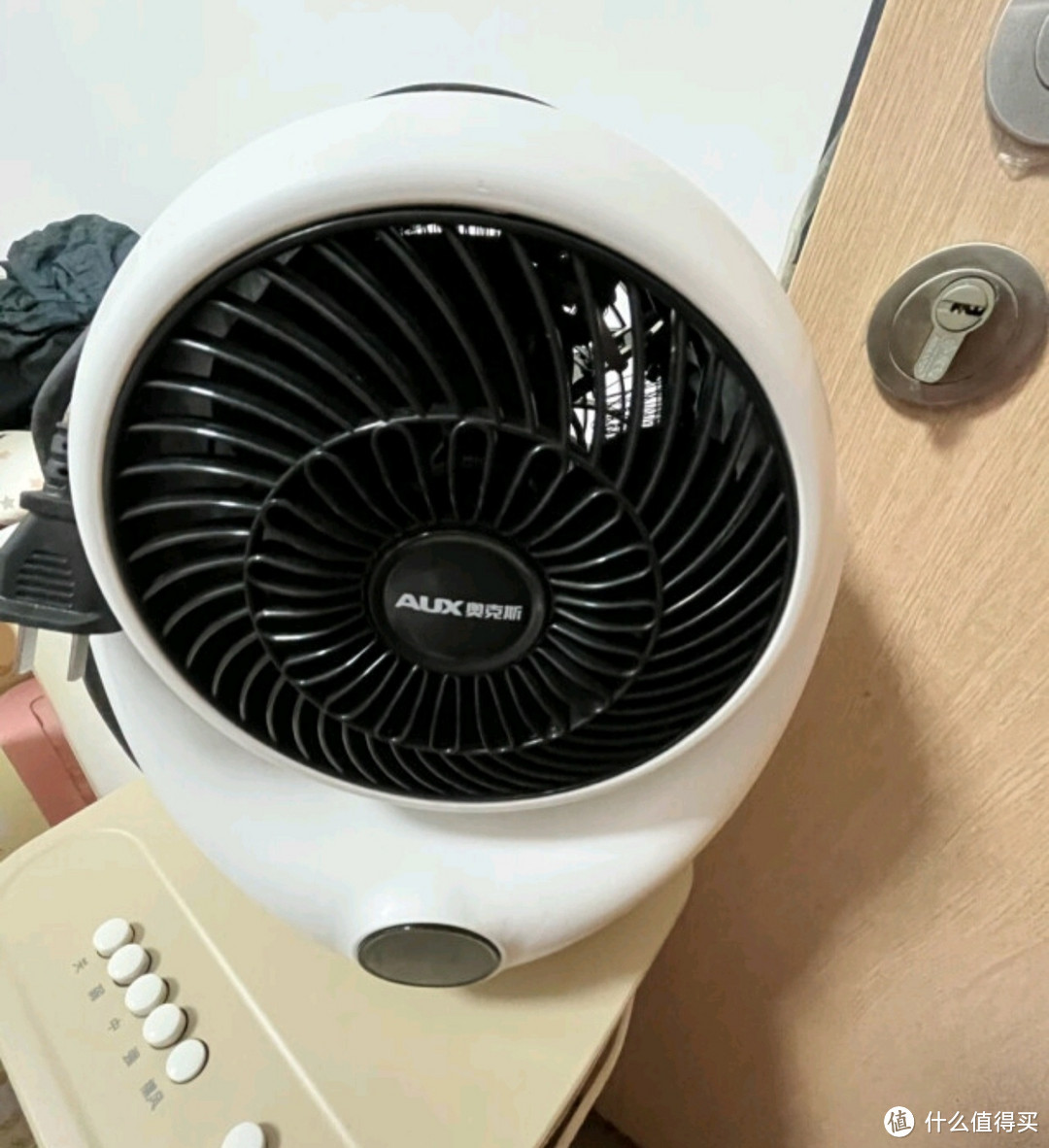 奥克斯（AUX） 取暖器暖风机迷你小型家用电暖器节能省电电暖气遥控定时塔式广角摇头的使用感受