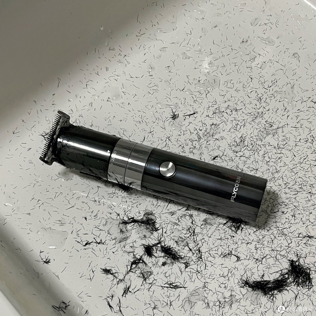 可轻松水洗的飞科电动理发器,用两次就回本