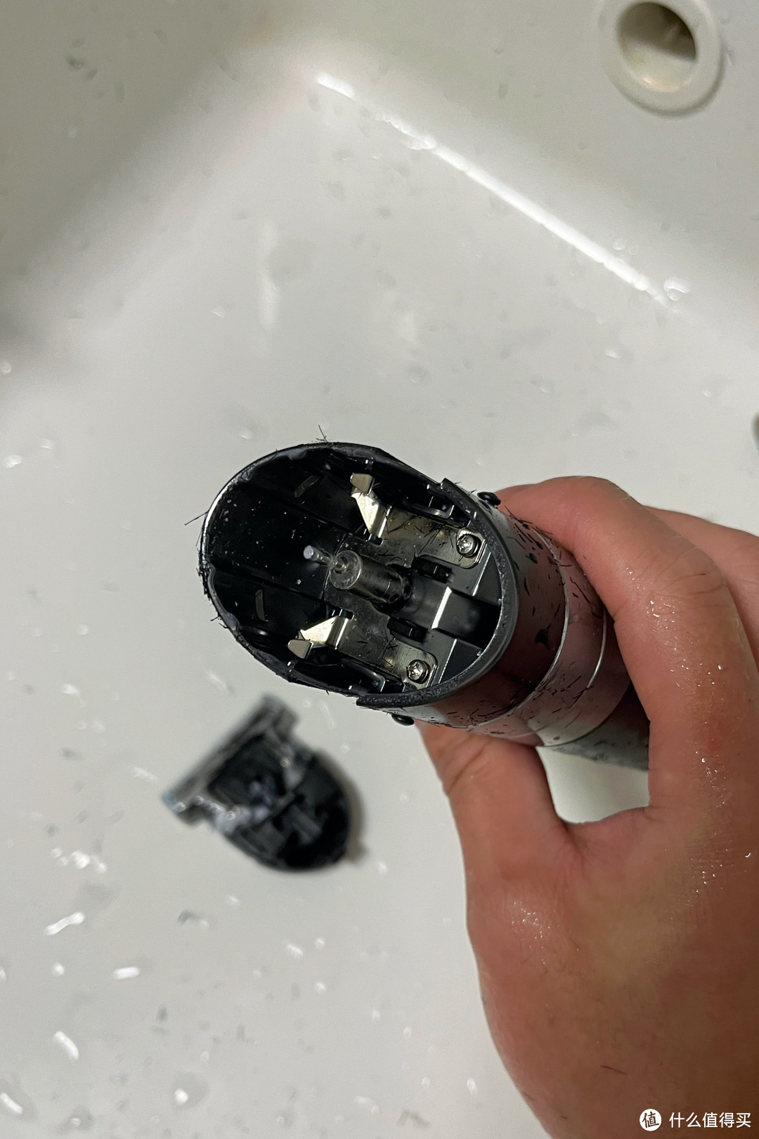 可轻松水洗的飞科电动理发器,用两次就回本