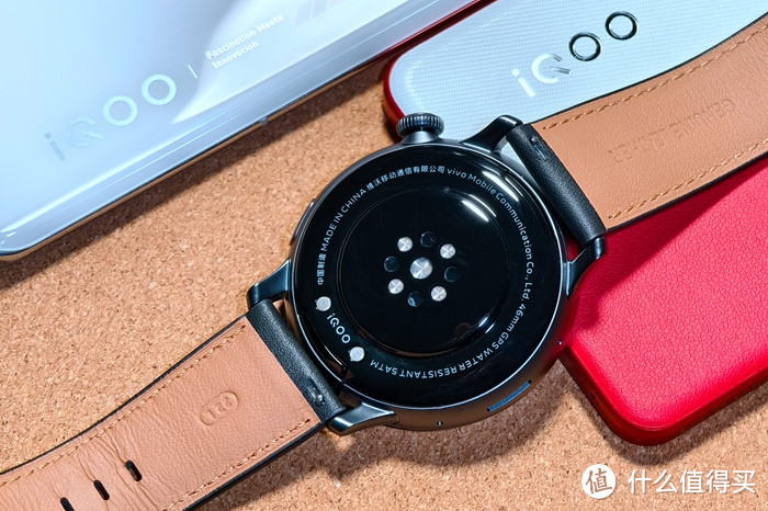 iQOO WATCH开箱：iQOO首款智能手表可还合心意？
