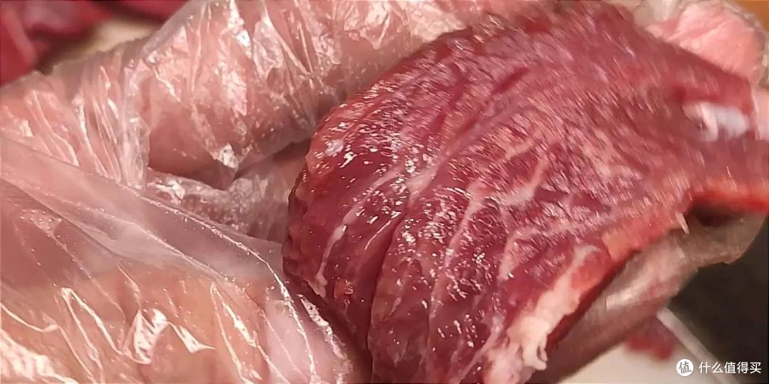美团优选vs线下:黄牛肉切开对比