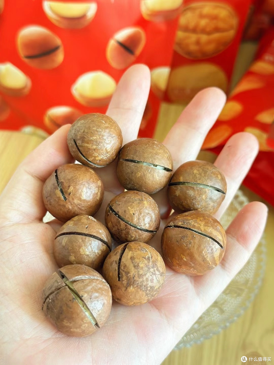 新年年的味道,怎么能少了百草味的坚果礼盒