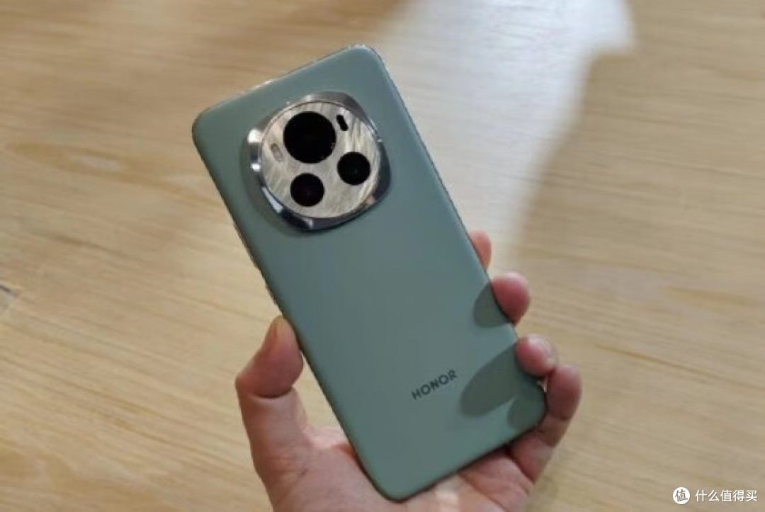 荣耀Magic6 Pro，国内第二款卫星通信手机，5699起值得吗？