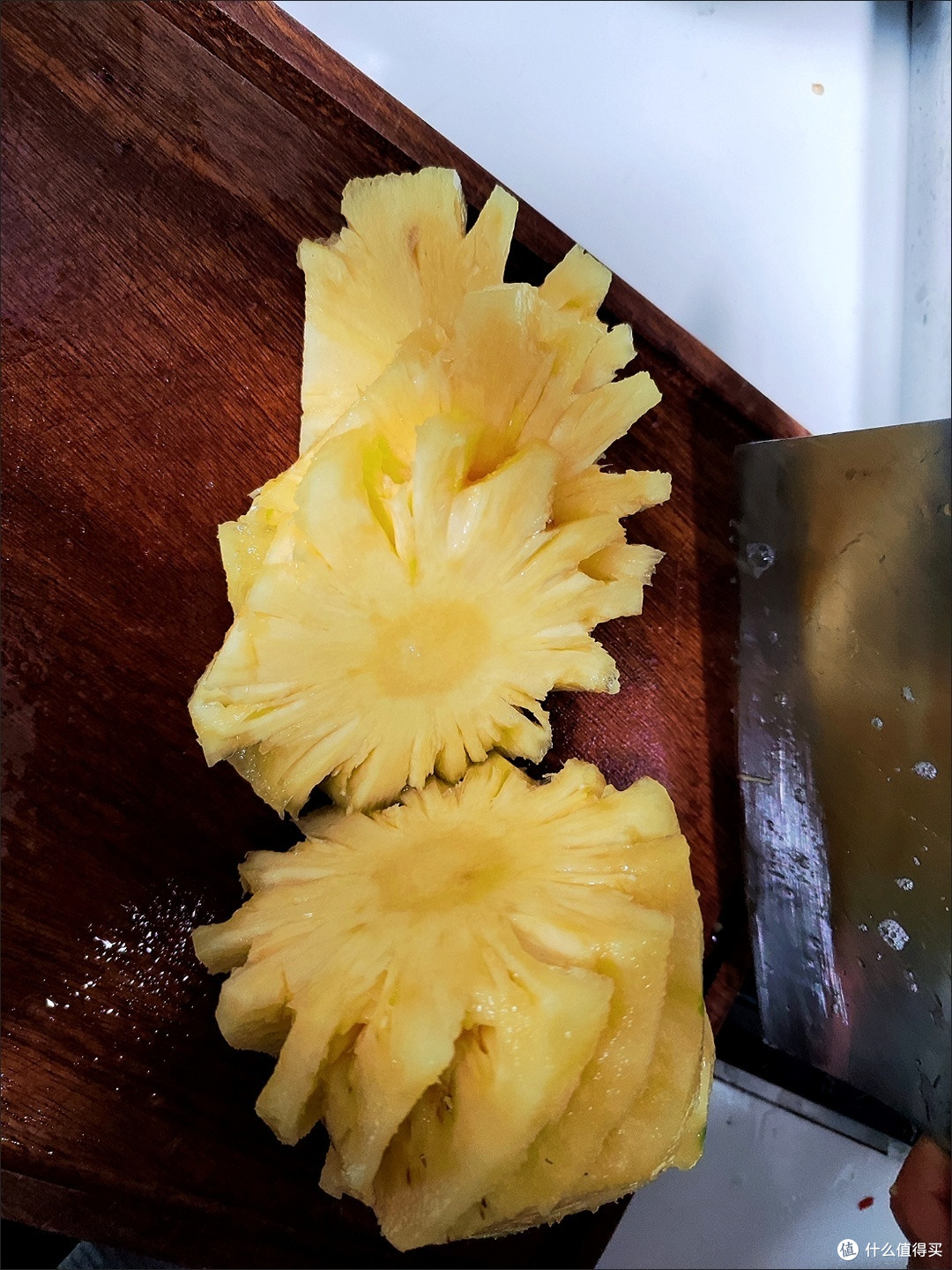 我最喜欢吃菠萝