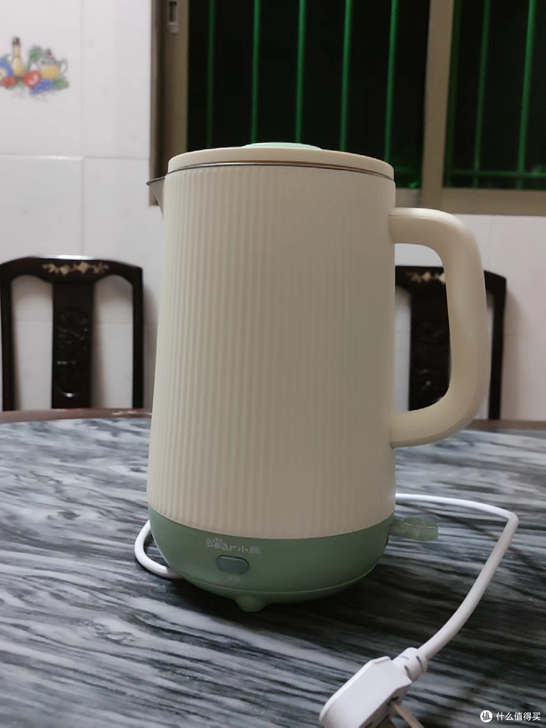 小熊电烧水壶，容量大颜值高