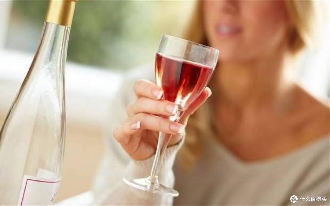 ▲ “餐前酒”也可以单独成为主角，哪怕就一个人