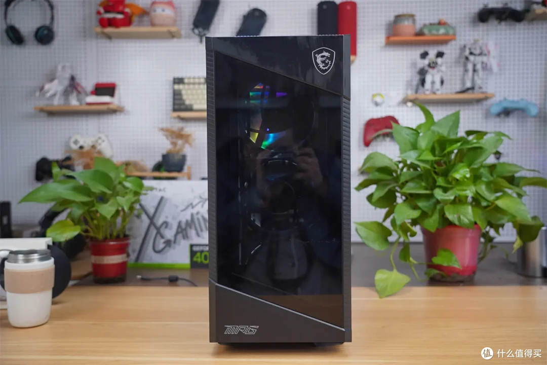 打破常规,引领潮流:索泰 RTX 4070 Ti TRINITY OC 月白的独特设计理念!