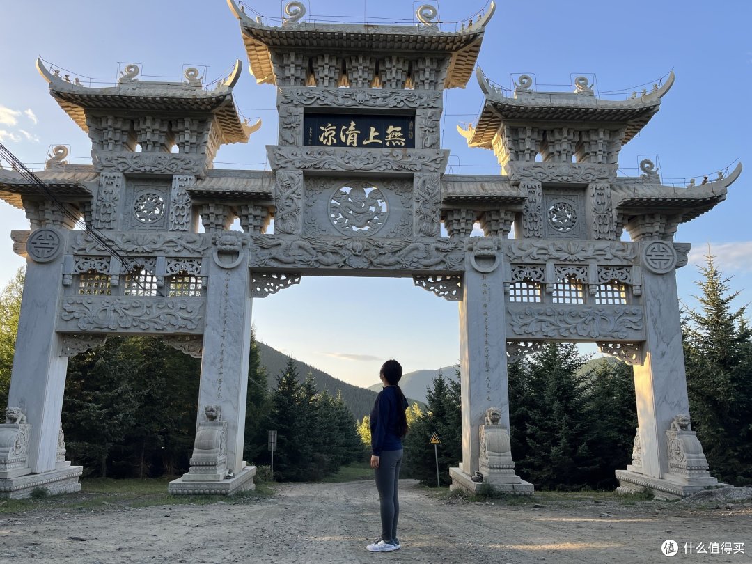 绕着金阁寺走了一圈，走不通又原路返回