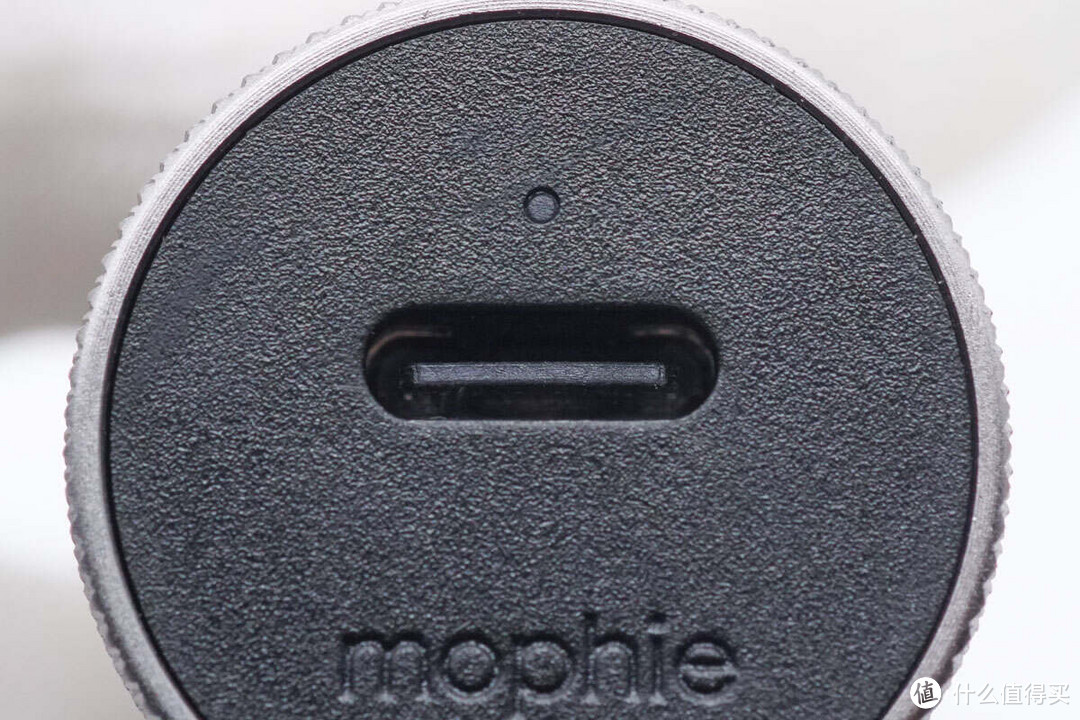 评测mophie 车载磁吸支架：可调节支架，原装 MagSafe 无线充