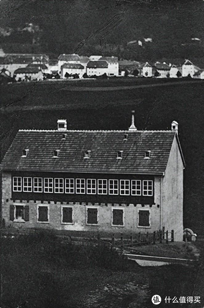 1867年浪琴表厂建成